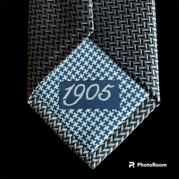 Jos. A. Bank Formal Business Tie, 100% Silk, Black, 60” x 2 7/8” - Picture 5 of 9